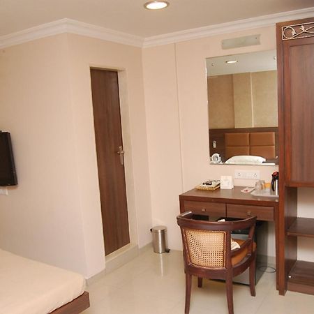 Haredia Hotel Bombay Exterior foto